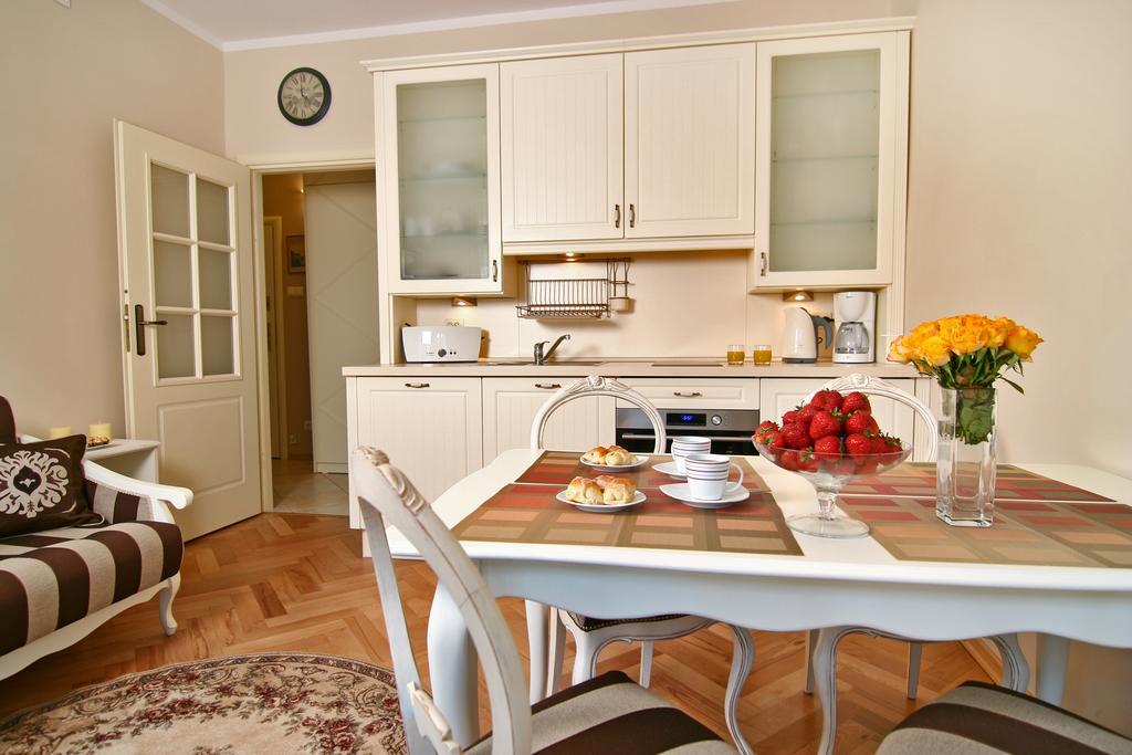 Patio Apartments - Old Town 그단스크 객실 사진